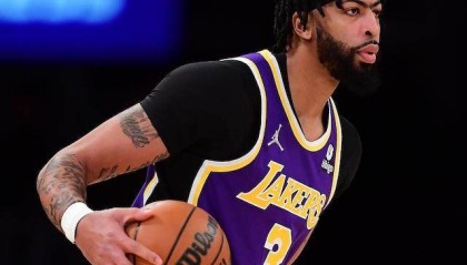 开云体育-手腕伤势让浓眉迷失手感 贝弗利接球三分自比库里